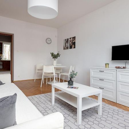 Saska Kepa Modern Apartment ワルシャワ エクステリア 写真